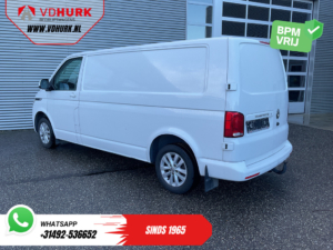 Volkswagen Transporter Van 2.0 TDI 150 PS DSG Automatic L2 LED/ Adaptive Cruise Control/ CarPlay/ Auxiliary heater/ Heated seats/ Sat-nav/ Air conditioning/ Camera/ Park Distance Control/ 16-inch alloy wheels/ Tow bar