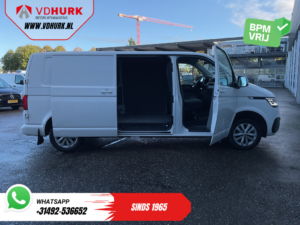 Volkswagen Transporter Van 2.0 TDI 150 PS DSG Automatic L2 LED/ Adaptive Cruise Control/ CarPlay/ Auxiliary heater/ Heated seats/ Sat-nav/ Air conditioning/ Camera/ Park Distance Control/ 16-inch alloy wheels/ Tow bar