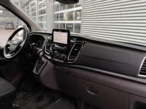 Ford Transit Custom Fourgon 300 2.0 TDCI Automatique L2 Limited DC Double cabine MARGE Bi-xénon / 2 portes coulissantes / Régulateur de vitesse adaptatif / Chauffage des sièges / CarPlay / Caméra / Avertisseur de distance avant / Climatisation