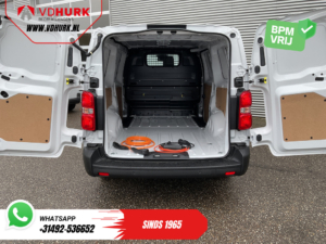 Furgoneta Toyota e-ProAce Worker L3, 75 kWh, 350 km (WLTP), CarPlay, cargador rápido, calefacción de estacionamiento, control de crucero, aire acondicionado, cámara, PDC