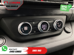 Renault Trafic Furgonetă 2.0 dCi 170 CP, transmisie automată, L2 Racing Edition, LED/ cruise control adaptiv/ încălzire autonomă/ încălzire scaune/ portbagaj de acoperiș/ CarPlay/ sistem de navigație/ climatizare/ cameră de marșarier/ dotări interioare