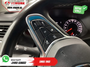 Renault Trafic Furgonetă 2.0 dCi 170 CP, transmisie automată, L2 Racing Edition, LED/ cruise control adaptiv/ încălzire autonomă/ încălzire scaune/ portbagaj de acoperiș/ CarPlay/ sistem de navigație/ climatizare/ cameră de marșarier/ dotări interioare